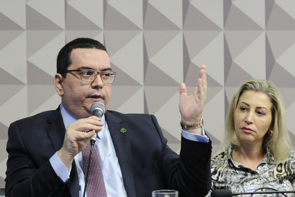 Francisco Eduardo Cardoso Alves.