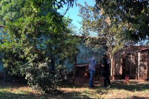 Uma força-tarefa interditou, na manhã desta quinta-feira (17), uma clínica de reabilitação de usuários de drogas e resgatou internos que eram mantidos em cárcere privado no local, que fica em Anápolis, - Donos de clínica de reabilitação interditada em Anápolis vendiam cigarros para internos