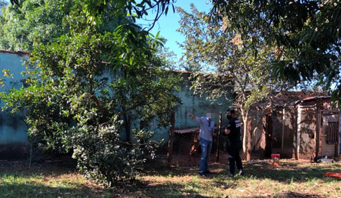 Uma força-tarefa interditou, na manhã desta quinta-feira (17), uma clínica de reabilitação de usuários de drogas e resgatou internos que eram mantidos em cárcere privado no local, que fica em Anápolis, - Donos de clínica de reabilitação interditada em Anápolis vendiam cigarros para internos