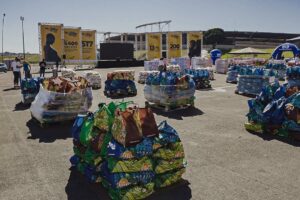 Ação irá beneficiar 13,3 mil famílias no Estado. A entrega é feito à lideranças para que elas distribuam os donativos à comunidade