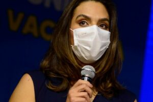 Infectologista Luana Araújo ficou apenas 10 dias à frente do Ministério