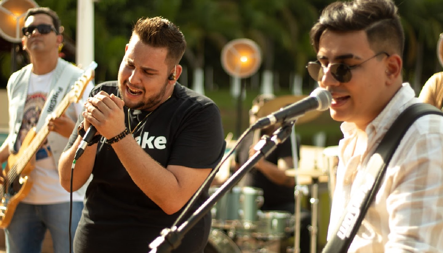 Dupla Matteus e Fernando é próxima atração do projeto Terça no Teatro