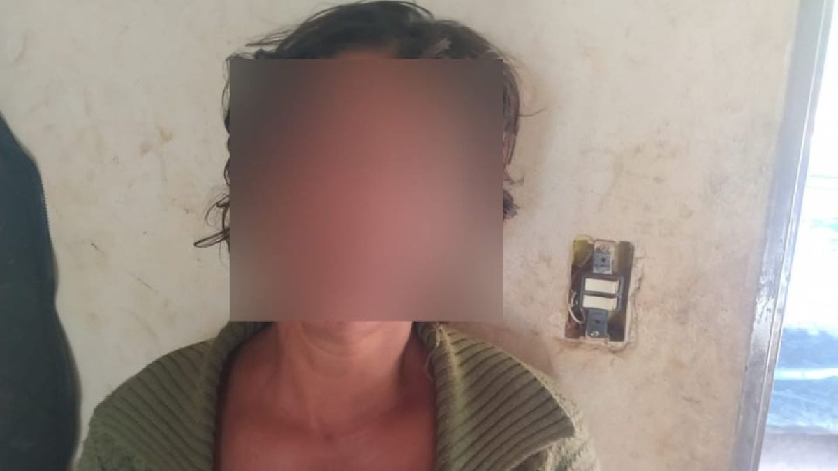 Mulher confessa que matou companheiro a facadas após uma discussão, em que foi agredida com uma bengala que era utilizada pela vitima