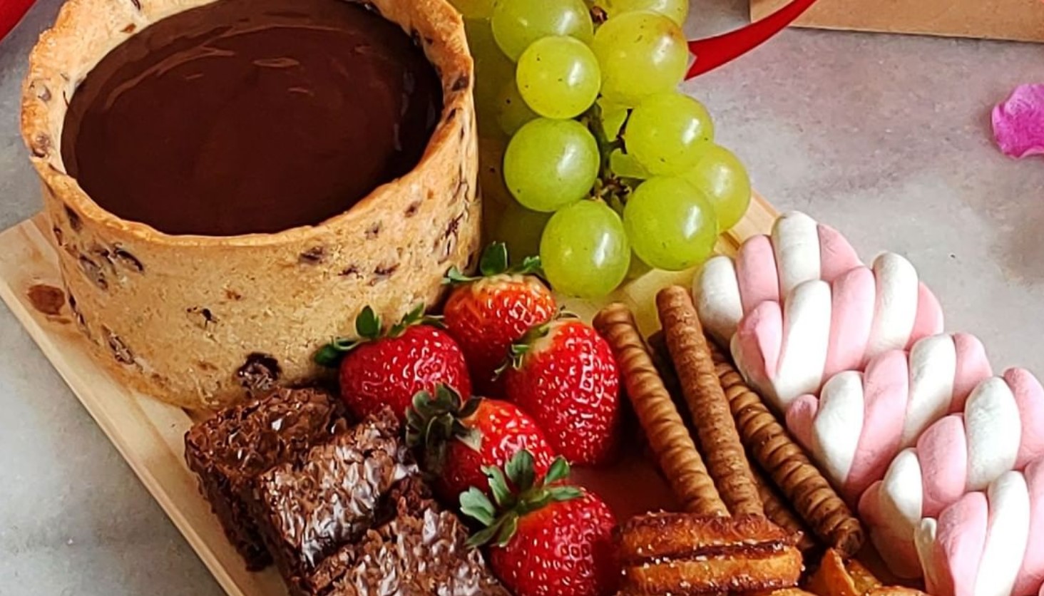 Confeitarias em Goiânia preparam kit para Dia dos Namorados