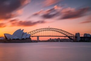 Nova espécie de dinossauro, uma das maiores do mundo, é descoberta na Austrália