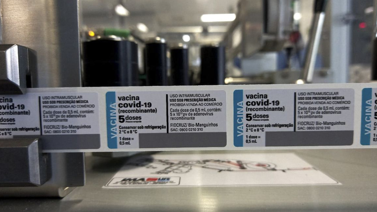 Fiocruz recebe novo carregamento de ingrediente farmacêutico ativo