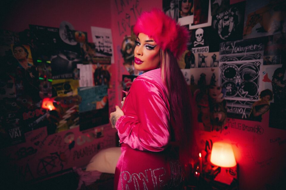 Gloria Groove busca retomar lugar no pop com Bonekinha e Lady Leste