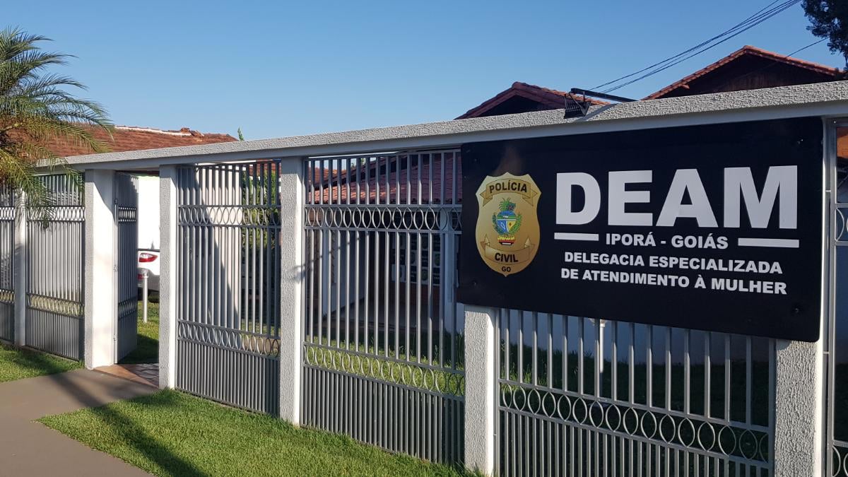 Polícia indicia um médico após ele colocar o pênis ereto para fora da calça e o esfregar em uma paciente durante exame, em Iporá
