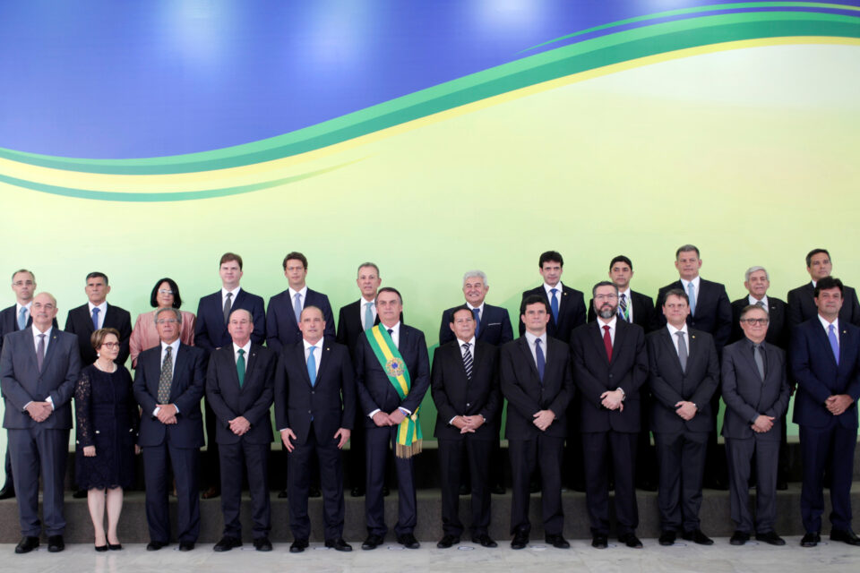 Outros dois ministros devem seguir pelo mesmo caminho. Bolsonaro quer abrigar futuros aliados à reeleição nos lugares