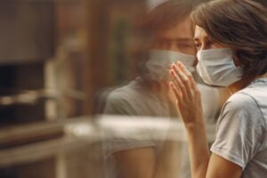 OMS pede reação equilibrada à nova variante da Covid-19