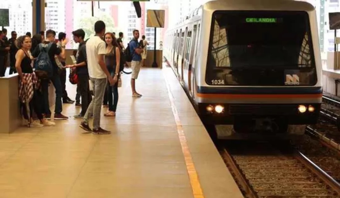 Passageiro leva soco após cobrar uso de máscara no metrô de Brasília