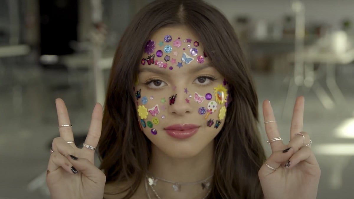 Casa Branca recruta Olivia Rodrigo para incentivar vacinação de jovens Olivia Rodrigo é acusada de plágio por Courtney Love Sour Olivia Rodrigo estreia álbum 'Sour' no topo da Bilboard; ouça