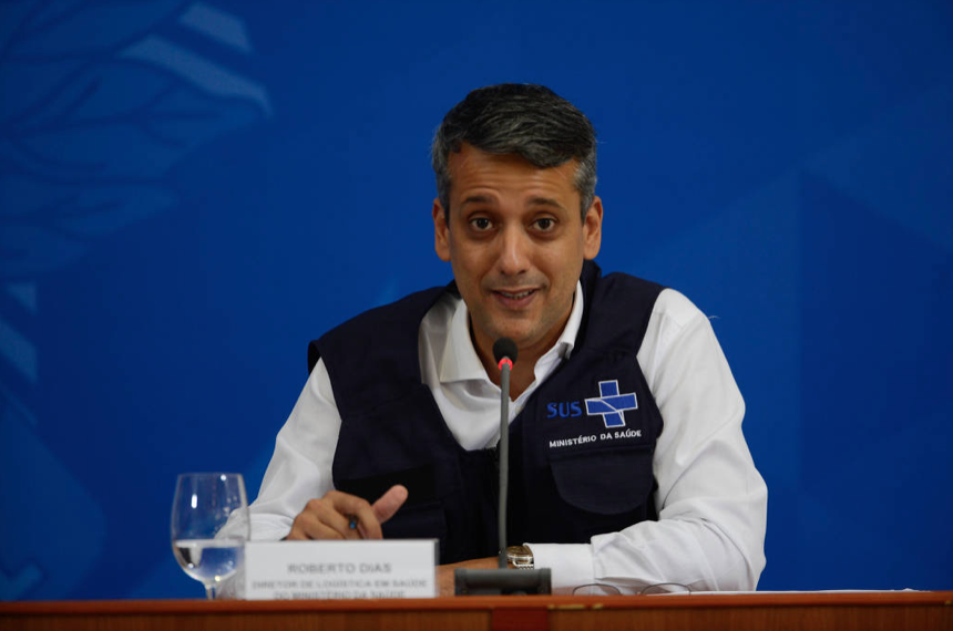 O agora ex-diretor do Departamento de Logística do Ministério da Saúde, Roberto Dias (Foto: Marcello Casal Jr./Agência Brasil)