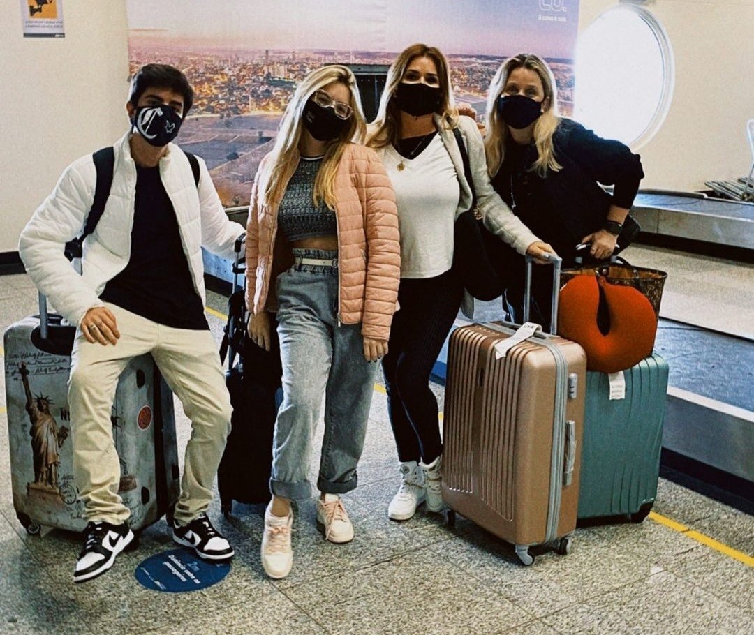 Viih Tube tira semana de folga em Goiânia: "Porque eu mereço"