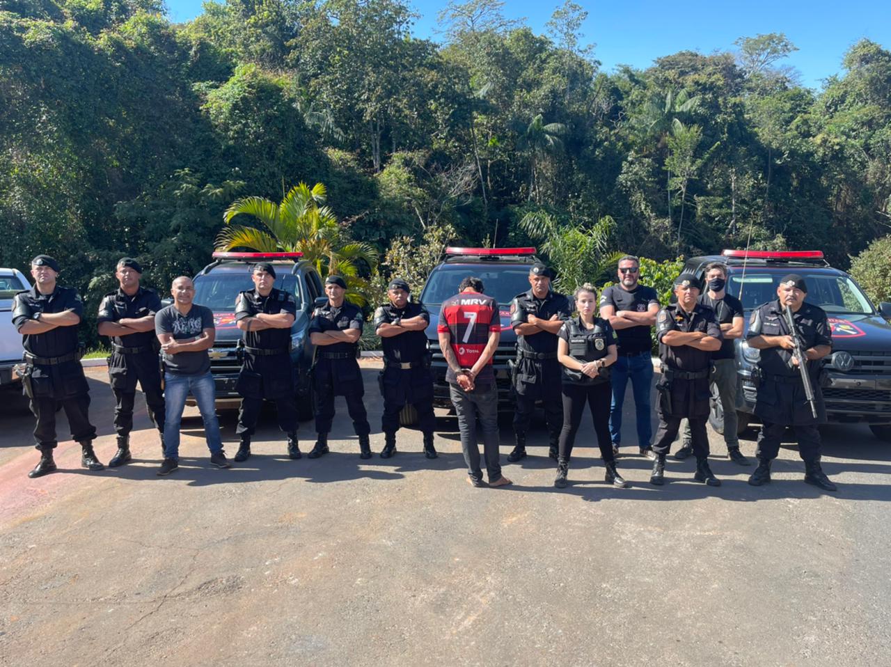 Homem é preso suspeito de aplicar golpes pelas redes sociais, em Anápolis