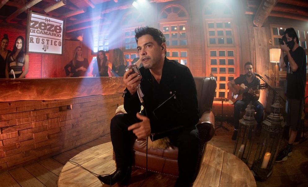 Zezé Di Camargo grava projeto solo em Goiânia; veja imagens