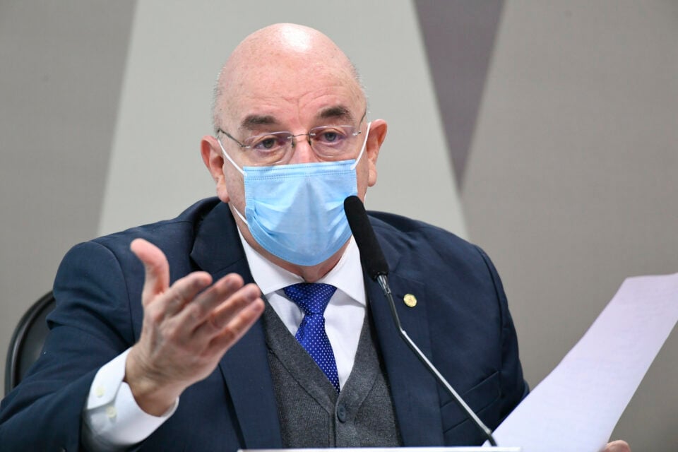 Parlamentar também minimizou os erros cometidos por ele ao tentar prever, no ano passado, o número de mortes decorrentes do coronavírus