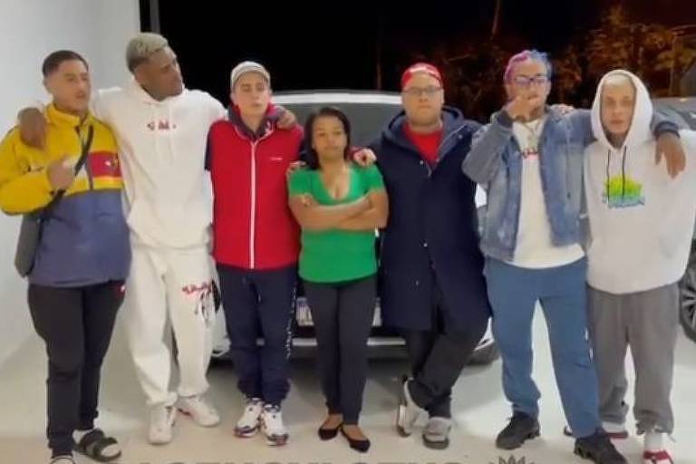 funkeiro Amigos de MC Kevin rifam carro para comprar casa para mãe do cantor