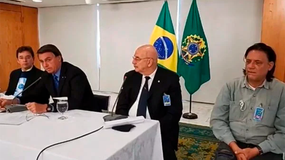 Vídeo vazado mostra ‘gabinete paralelo’ aconselhando Bolsonaro a não confiar nas vacinas1