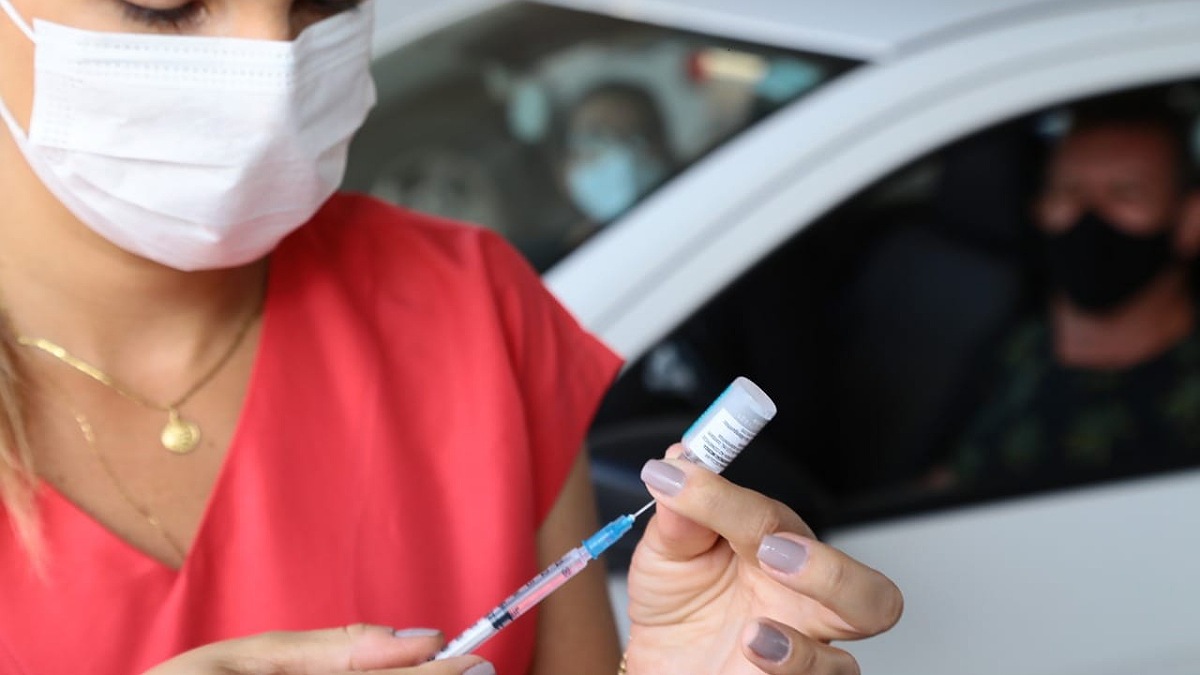 Governo de Goiás anuncia chegada de 21 mil vacinas neste sábado