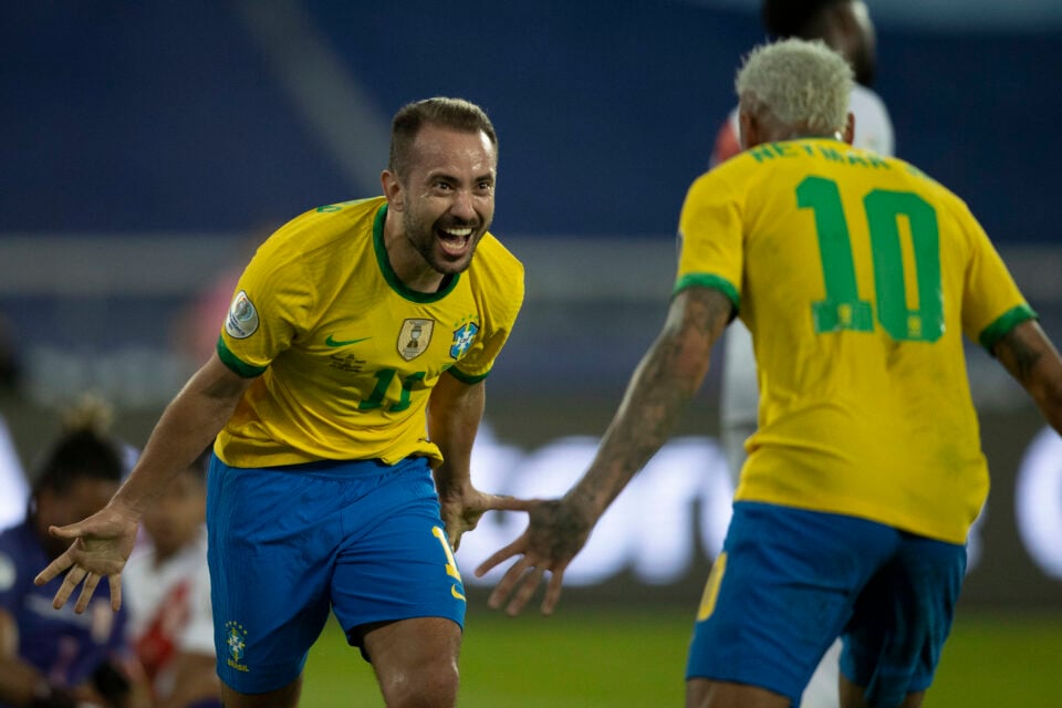 Everton Ribeiro Brasil x Peru