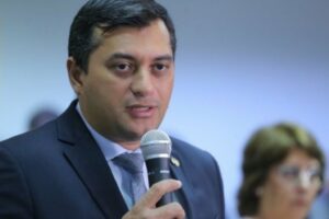 Suspeita é de favorecimento de empresários locais para realização de uma hospital de campanha