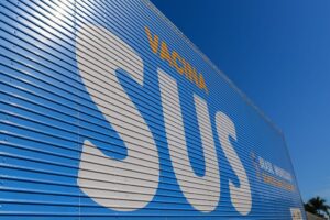 Goiás recebeu nova remessa de vacina contra a Covid-19, na manhã desta quarta-feira (2). Foram enviadas 194 mil doses da AstraZeneca. (Foto: Jucimar Sousa / Mais Goiás)