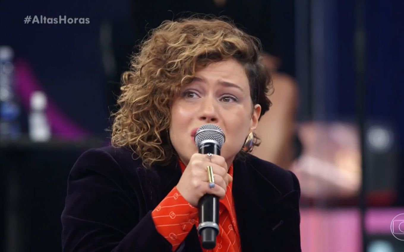 Leandra Leal critica Bolsonaro no Altas Horas: 'Como a gente deixou ser eleito?'; vídeo