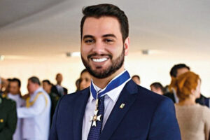 Felipe Martins virou réu por gesto racista. Decisão foi tomada pelo juiz federal Marcus Vinicius Reis Bastos