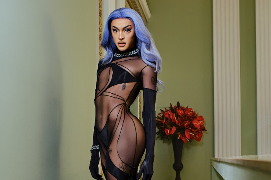 Drag abusa da safadeza e referências regionais para compor o segundo single de Batidão Tropical