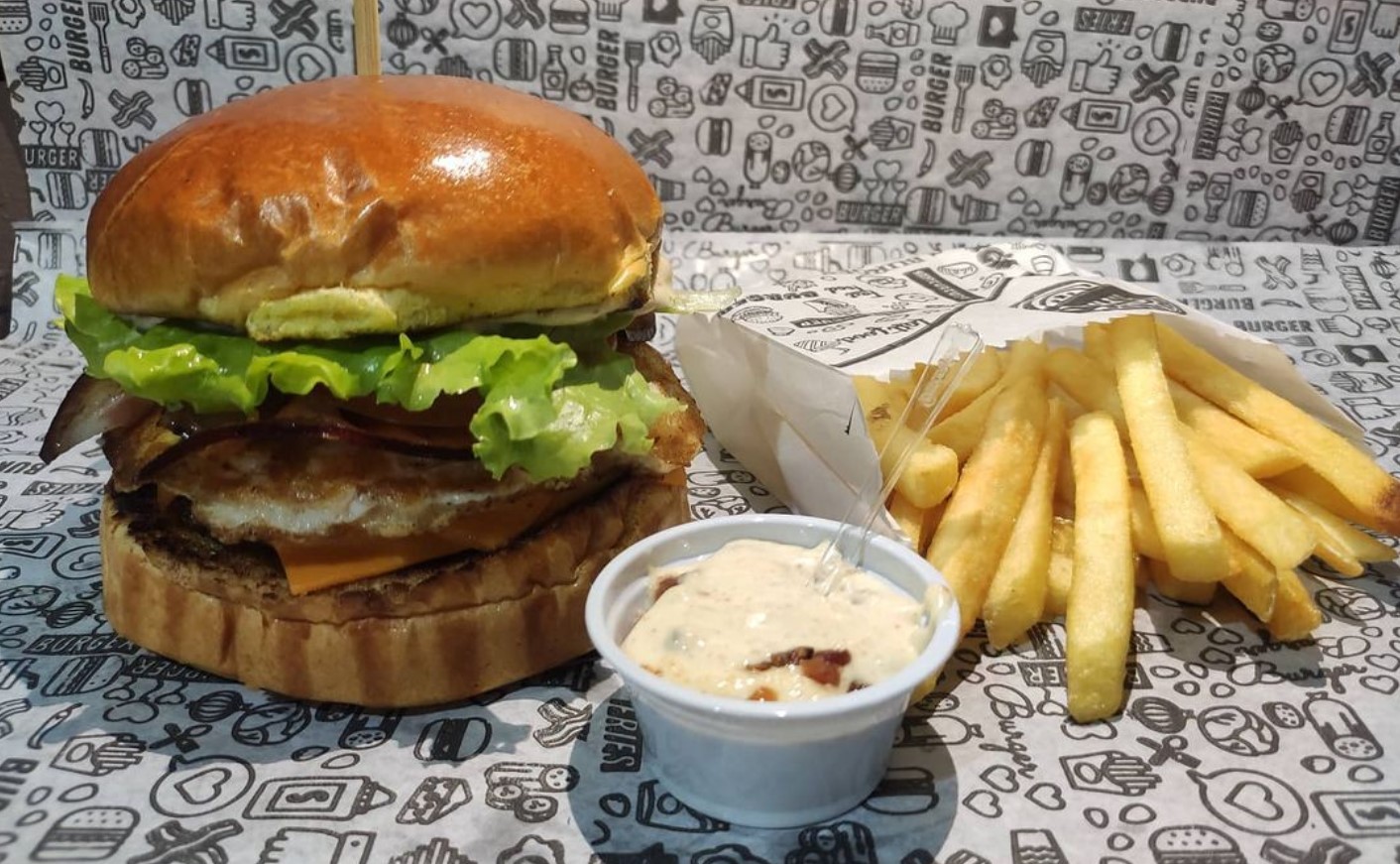 Retrô Hamburgueria é opção de hambúrguer em Aparecida de Goiânia