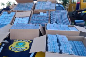 PRF apreende mais de 100 mil remédios controlados sem nota fiscal, em Anápolis - A Polícia Rodoviária Federal (PRF) apreendeu 107.835 comprimidos de medicamentos de uso controlado sem nota fiscal na manhã desta terça-feira (22).