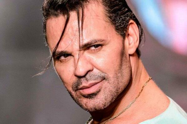 Sertanejo aposta no agronegócio e amplia investimentos em gado Nelore Eduardo Costa investe em Gustavo Tubarão e compra vaca de R$ 2 milhões