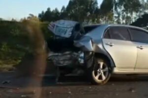 Um engavetamento envolvendo seis veículos deixou o trânsito lento, na BR-060. Apesar disso, ninguém ficou gravemente ferido