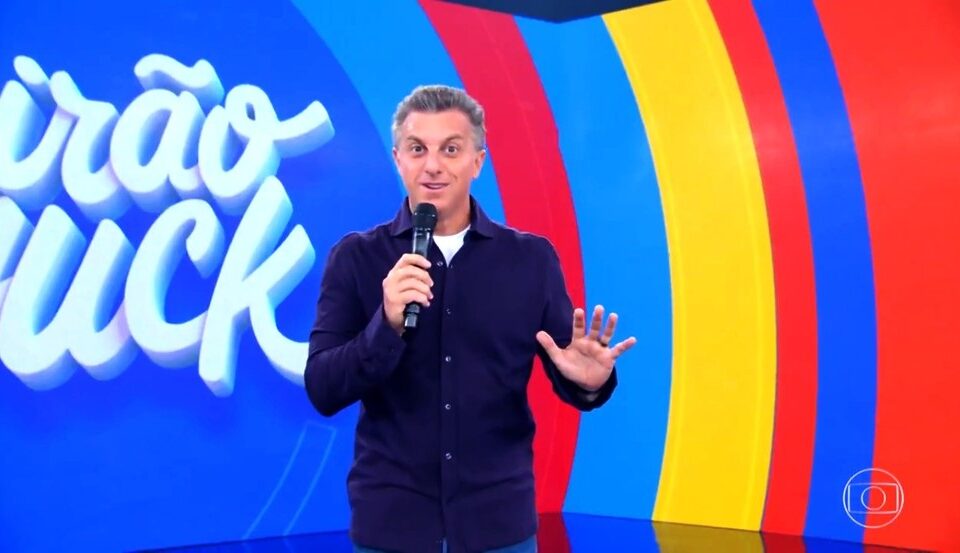 'Domingão com Luciano Huck' é o título mais cotado para novo programa Luciano Huck quer levar parte do 'Caldeirão' para os domingos