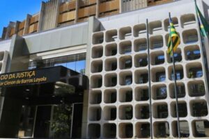 Justiça determina que banco devolva veículo apreendido em Águas Lindas