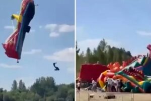 Ventania arremessa crianças de brinquedos infláveis na Bielorrússia; assista