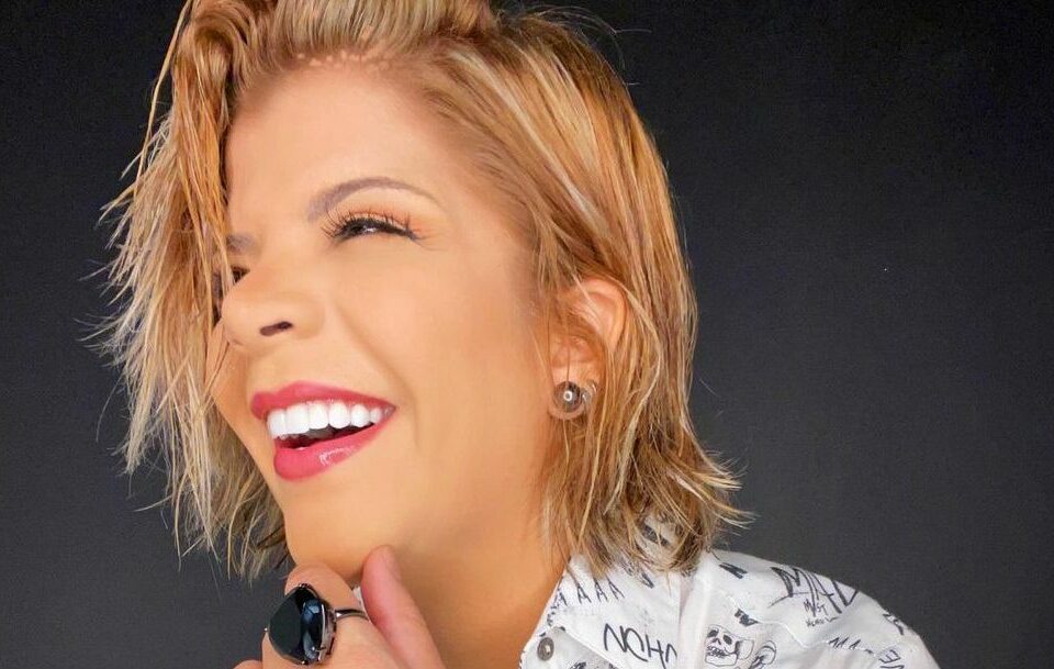 Cantora Paula Mattos revela que é casada com uma mulher há 9 anos