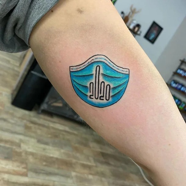 Tatuagem de pandemia? Pessoas marcam a pele para recordar momento atual covid coronavírus