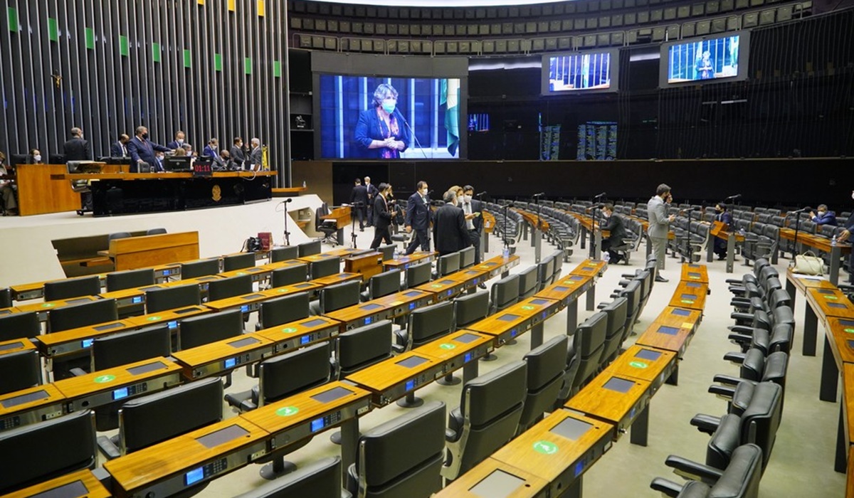 Câmara aprova que siglas formem federações com maioria dos goianos