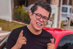 DJ Ivis tem músicas retiradas de playlists do Spotify e artistas apagam parcerias