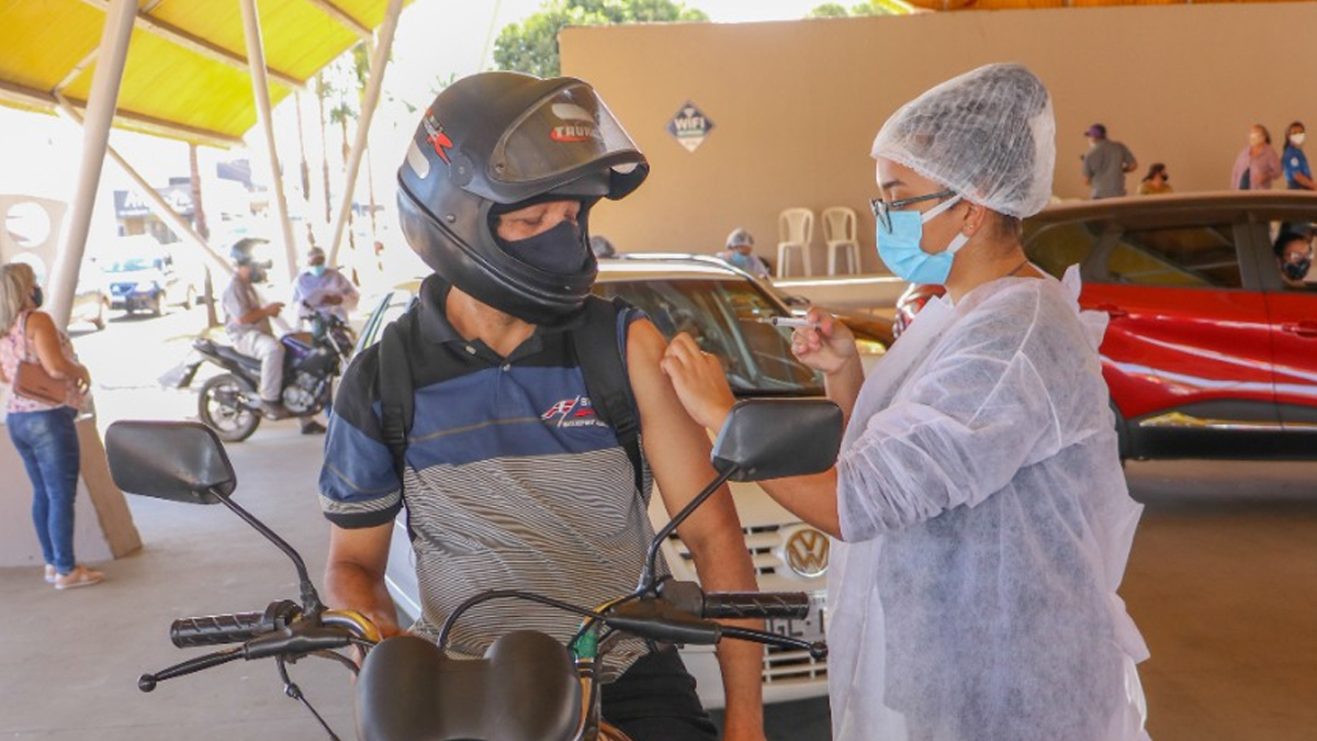 Senador Canedo inicia vacinação de pessoas com 39 anos na segunda