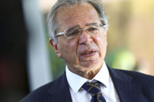 Orçamento pode acomodar aumento do Bolsa Família, diz ministro