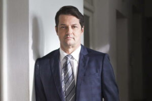 Marcelo Serrado diz não ter semelhança com Malagueta de 'Pega Pega'