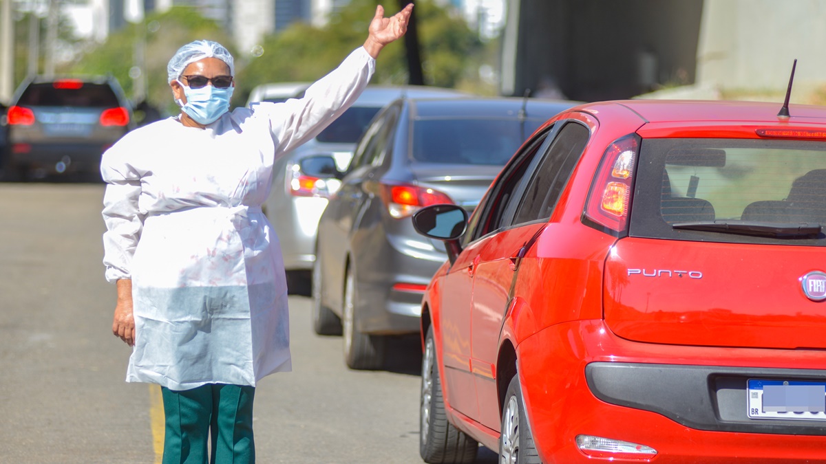 Goiânia: Drive-thru da testagem de covid-19 atende na Vila União nesta terça-feira (8)