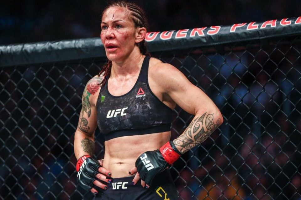 Imagem que ilustra a matéria Indignada com agressão, Cris Cyborg desafia DJ Ivis para luta de MMA
