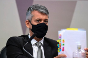 Roberto Dias em depoimento na CPI da Covid, no Senado (Foto: Agência Senado)