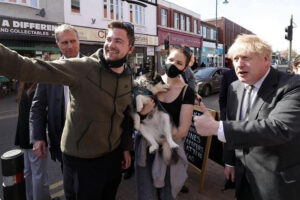 Boris Johnson (à direita), primeiro-ministro do Reino Unido (Foto: Instagram)