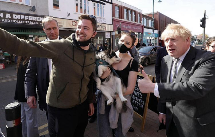 Boris Johnson (à direita), primeiro-ministro do Reino Unido (Foto: Instagram)