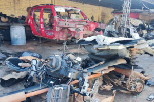 Preso suspeito de envolvimento em oficina de desmanche de automóveis em Goiânia